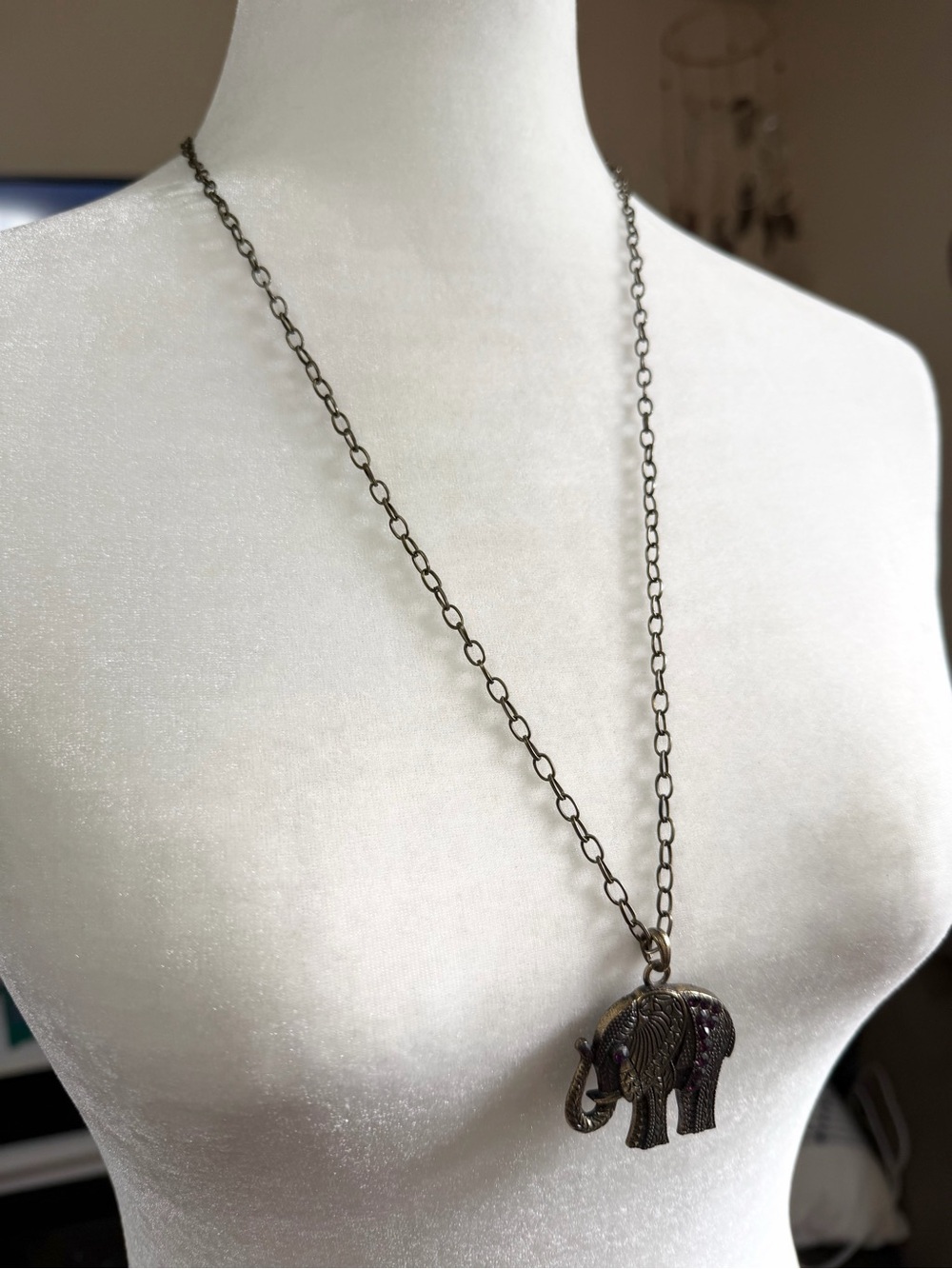 3/$20 ❤️ Vintage-Inspired Elephant Pendant Necklace in Antiqued Bronze